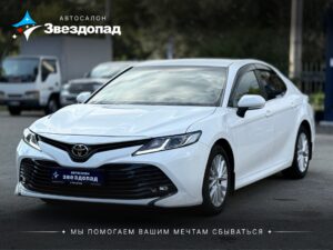 Toyota Camry, 2018 - фото автомобиля