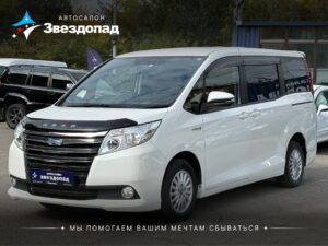 Toyota Noah, 2014 - фото автомобиля