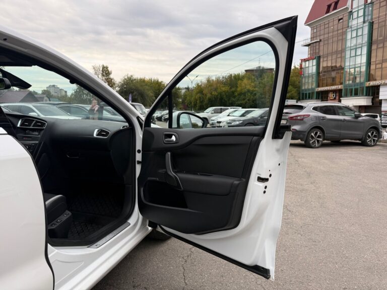 ,  - фото автомобиля